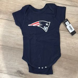 NWT New England Patriots Infant Team Logo Bodysuit - Navy